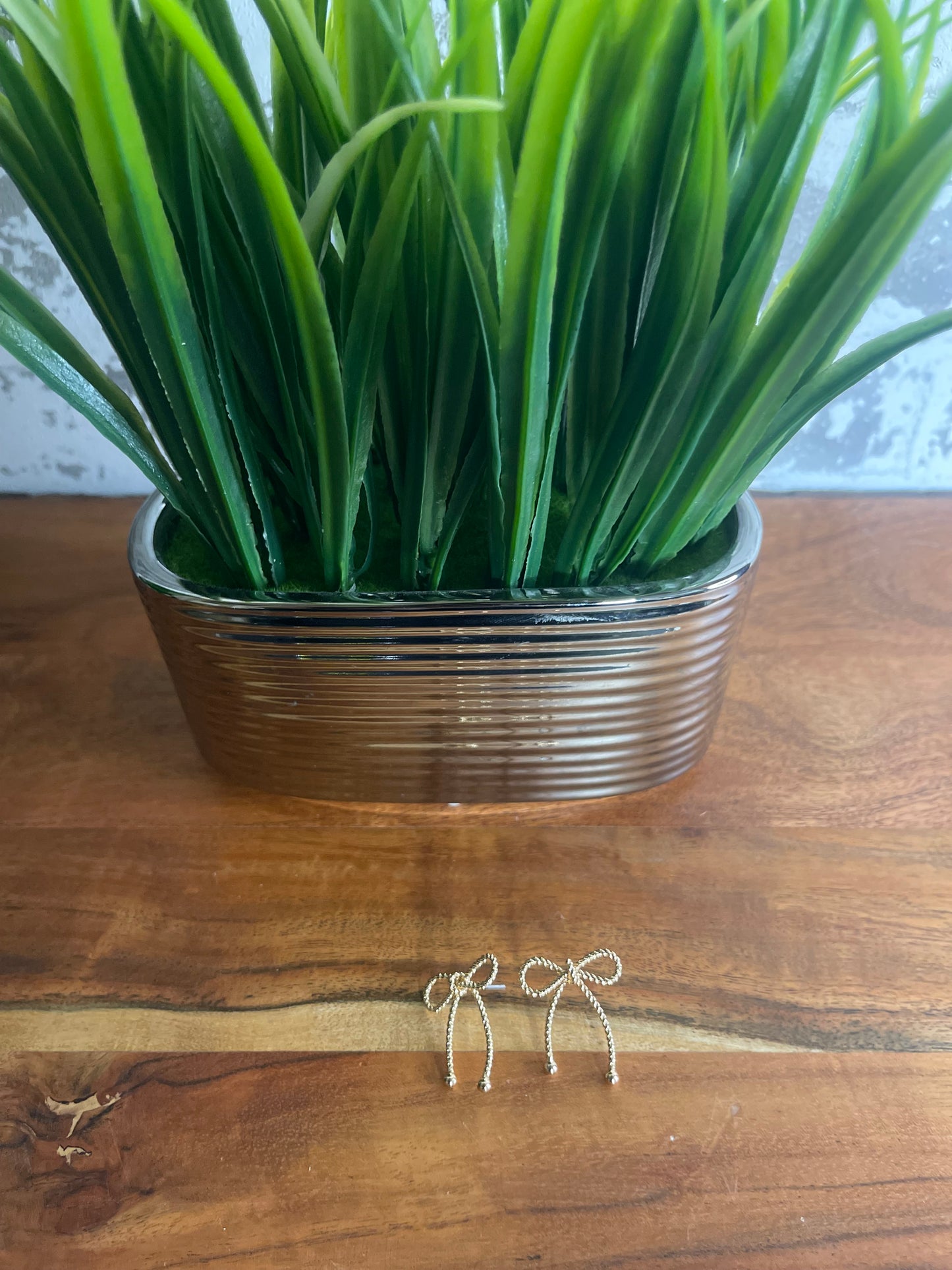 Small Gold Bow Earrings