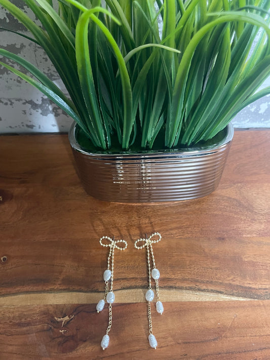 Dangling Gold Pearls Earrings